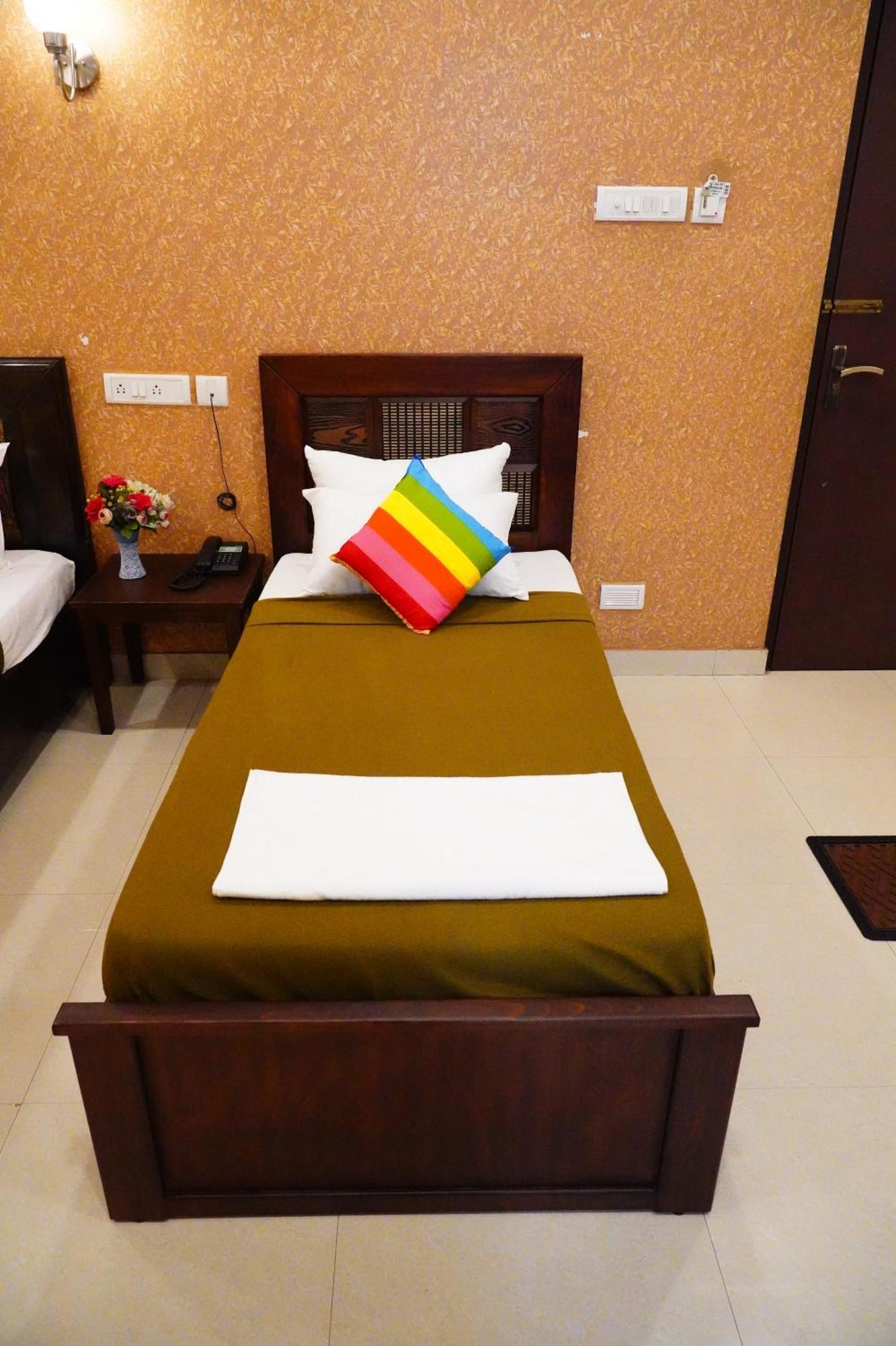 Vinayagam Residency Hotel Arcot Екстериор снимка
